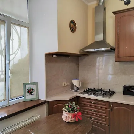 Apartment у князя лева: біля площі ринок